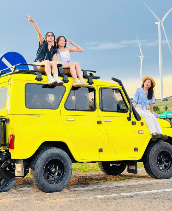 Tour Xe Jeep Mũi Né Có Phù Hợp Với Người Đi Một Mình Không?