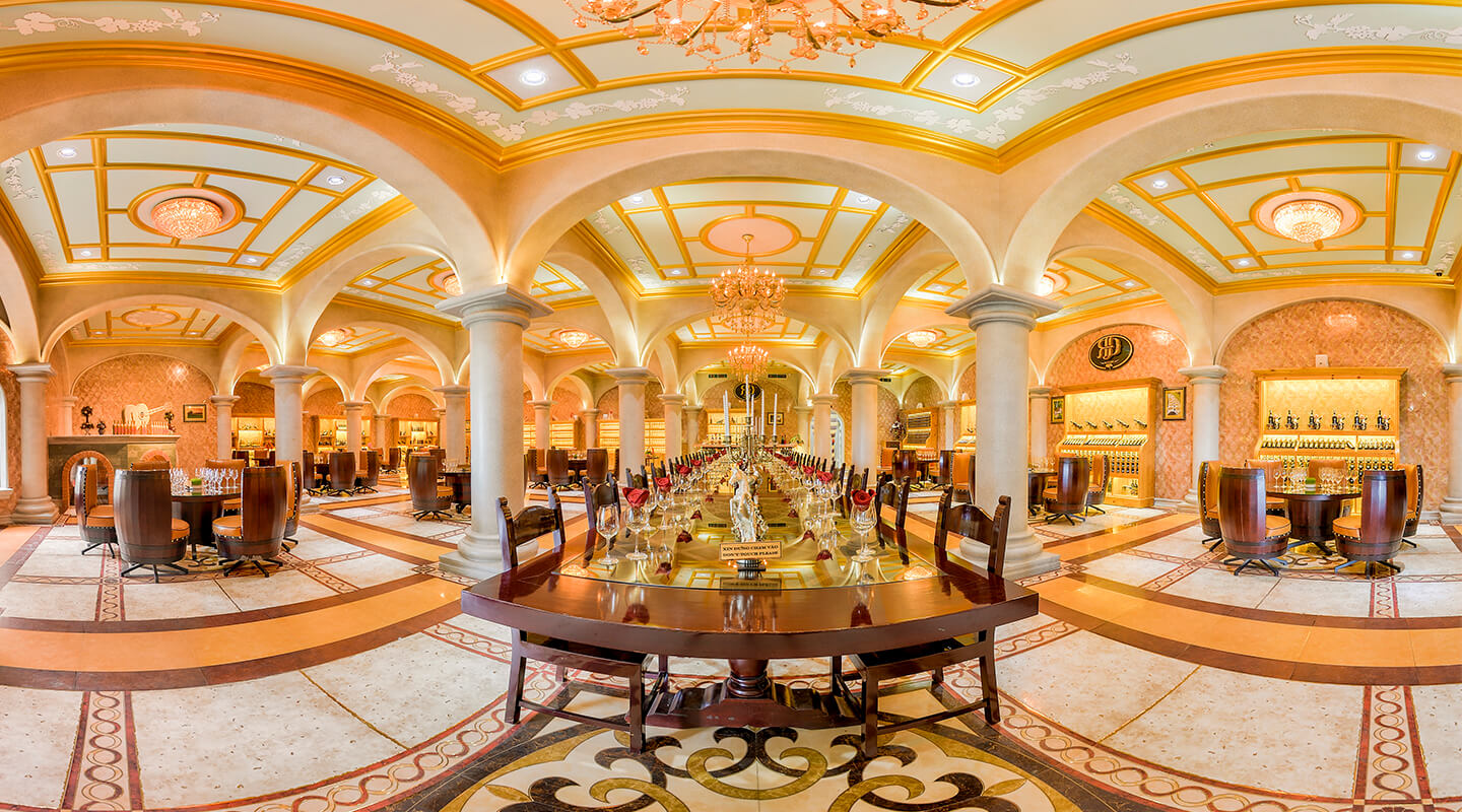 tour lâu đài rượu vang