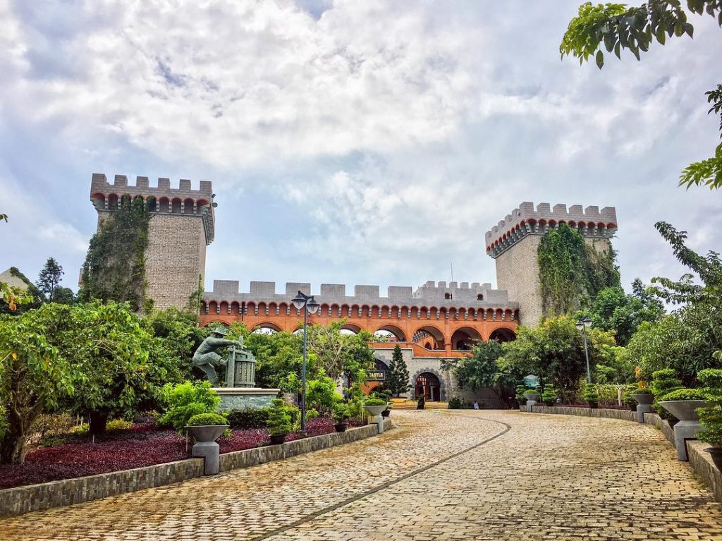 Tour lâu đài rượu vang mũi né